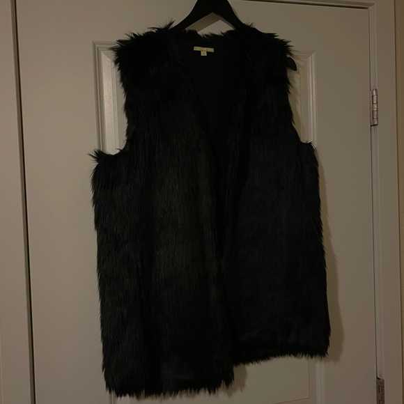 Gianni Bini fur vest - Picture 3 of 8